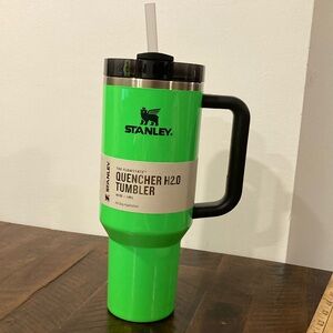 NEW Stanley neon Green 40 oz. Quencher H2.0 Tumbler